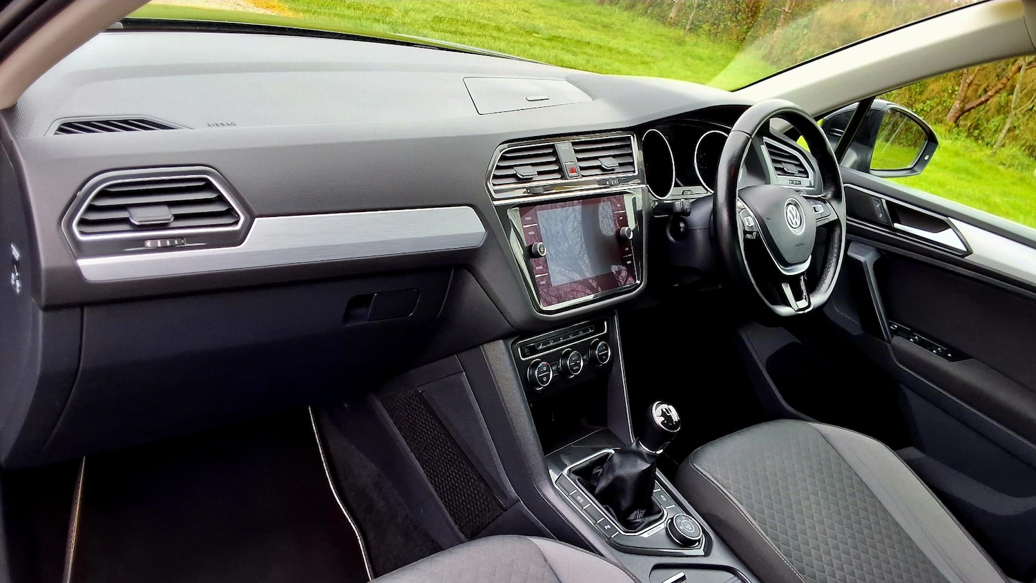 Used Volkswagen Tiguan 2017 for sale - 77247600: Photo 22