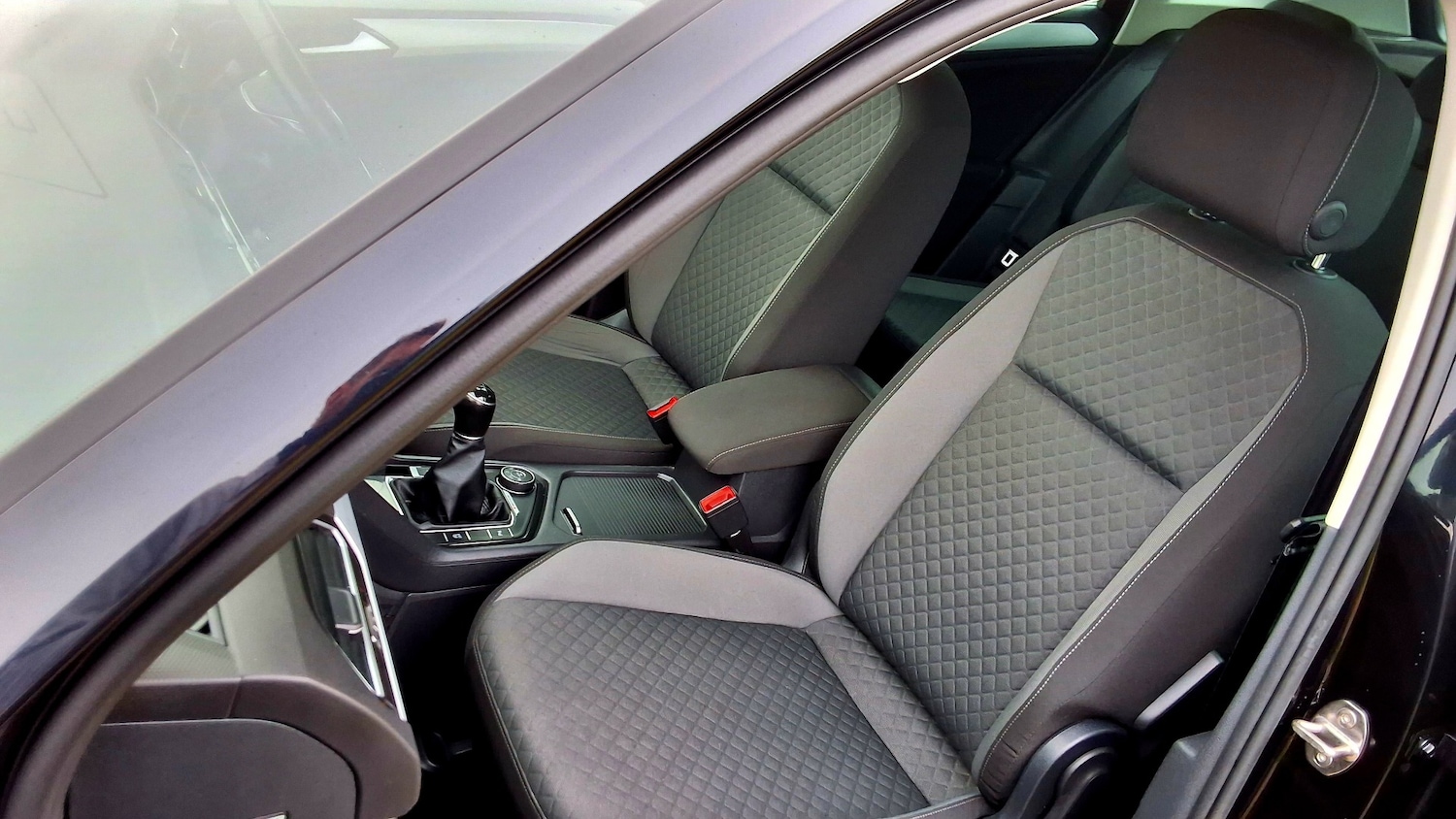 Used Volkswagen Tiguan 2017 for sale - 77247600: Photo 25