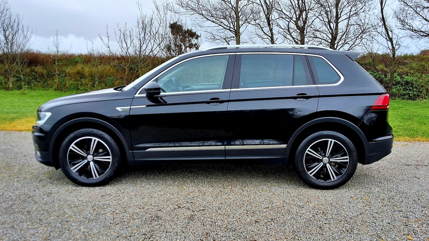 Used Volkswagen Tiguan 2017 for sale - 77247600: Photo 3
