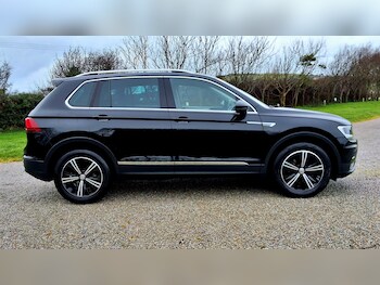 Used Volkswagen Tiguan 2017 for sale - 77247600: Photo