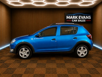 Used Dacia Sandero Stepway 2015 for sale - 79463992: Photo