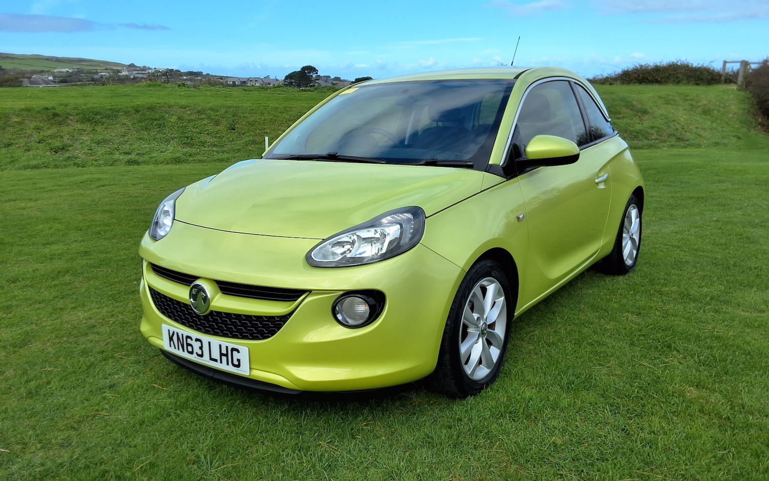 Used Vauxhall ADAM 2013 for sale - 76181932: Photo 2