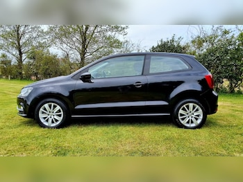 Used Volkswagen Polo 2015 for sale - 78980009: Photo