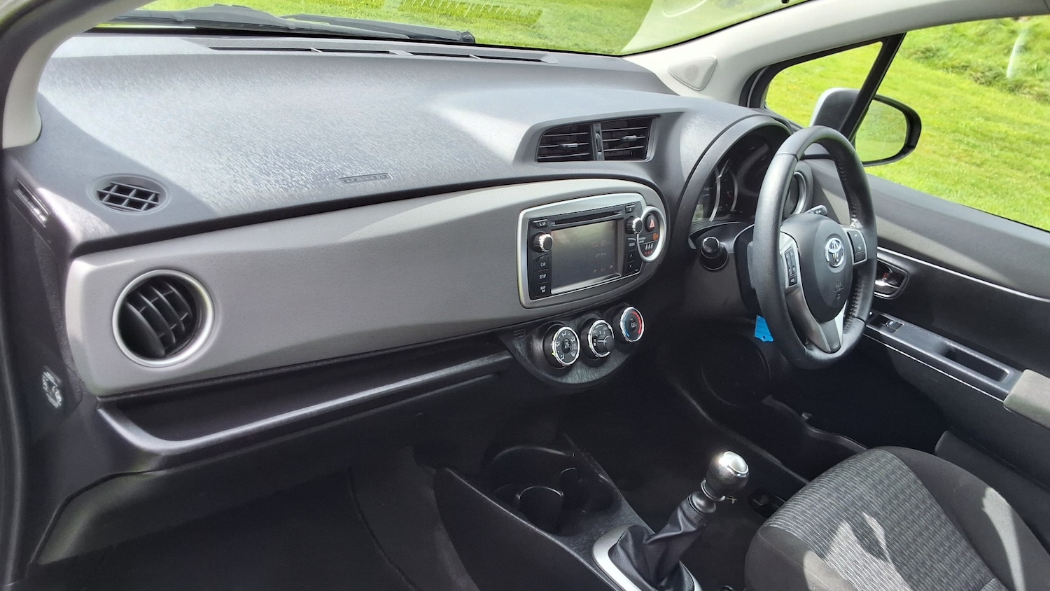 Used Toyota Yaris 2013 for sale - 78183236: Photo 23