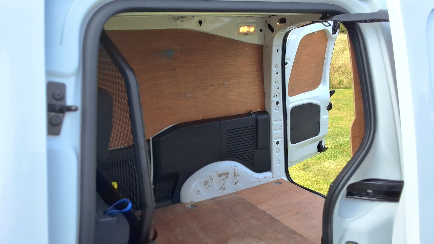 Used Peugeot Partner 2017 for sale - 76588327: Photo 10