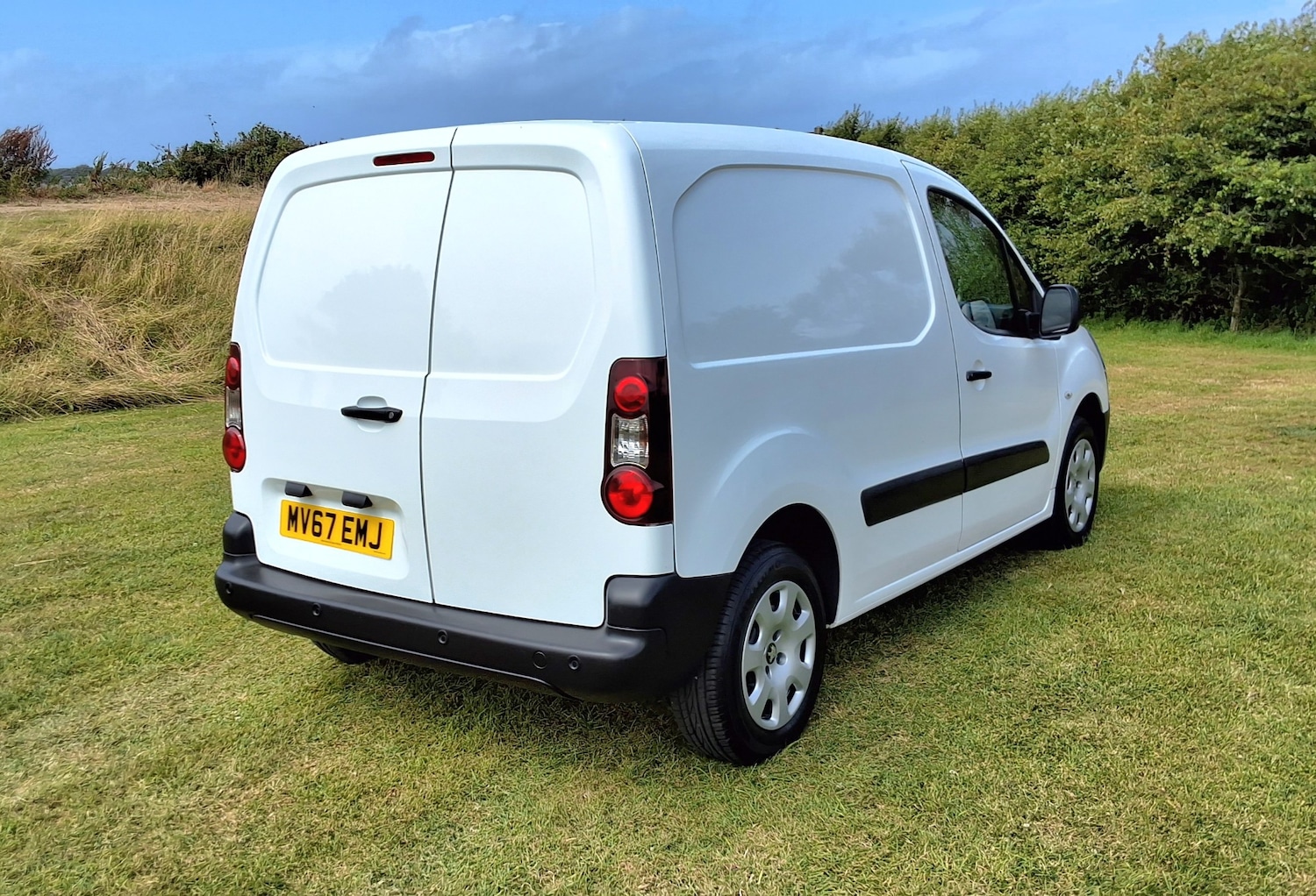 Used Peugeot Partner 2017 for sale - 76588327: Photo 12