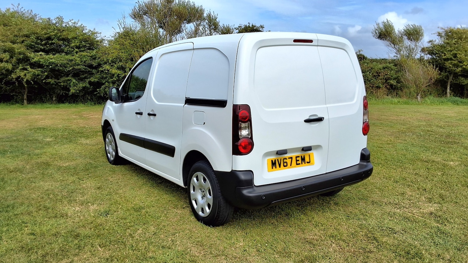 Used Peugeot Partner 2017 for sale - 76588327: Photo 14