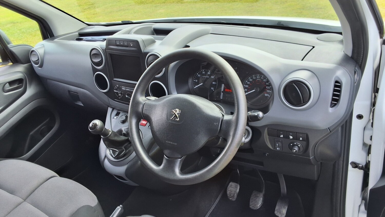 Used Peugeot Partner 2017 for sale - 76588327: Photo 18