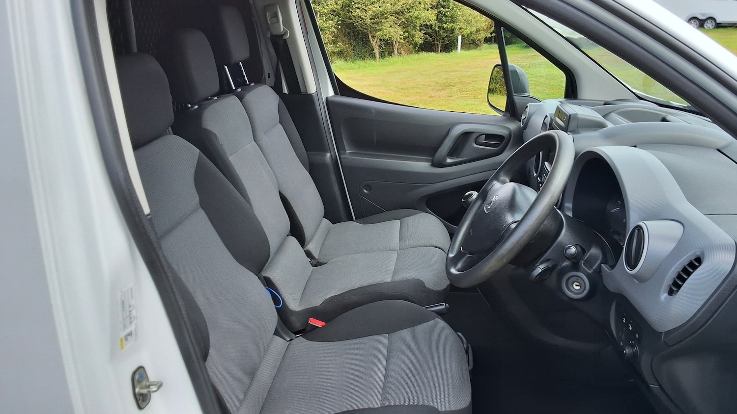 Used Peugeot Partner 2017 for sale - 76588327: Photo 21