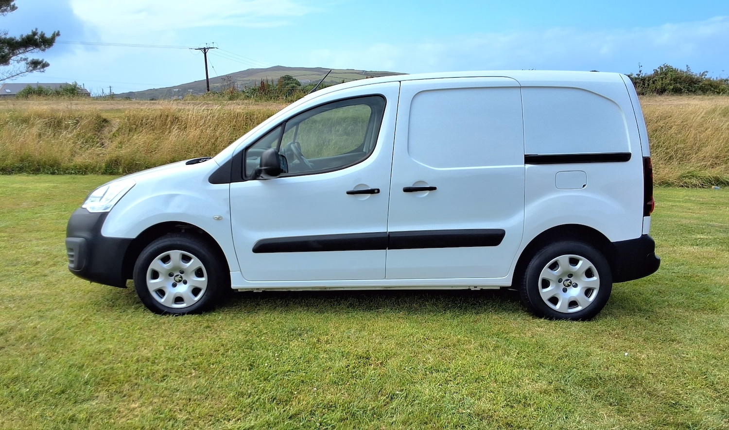 Used Peugeot Partner 2017 for sale - 76588327: Photo 5