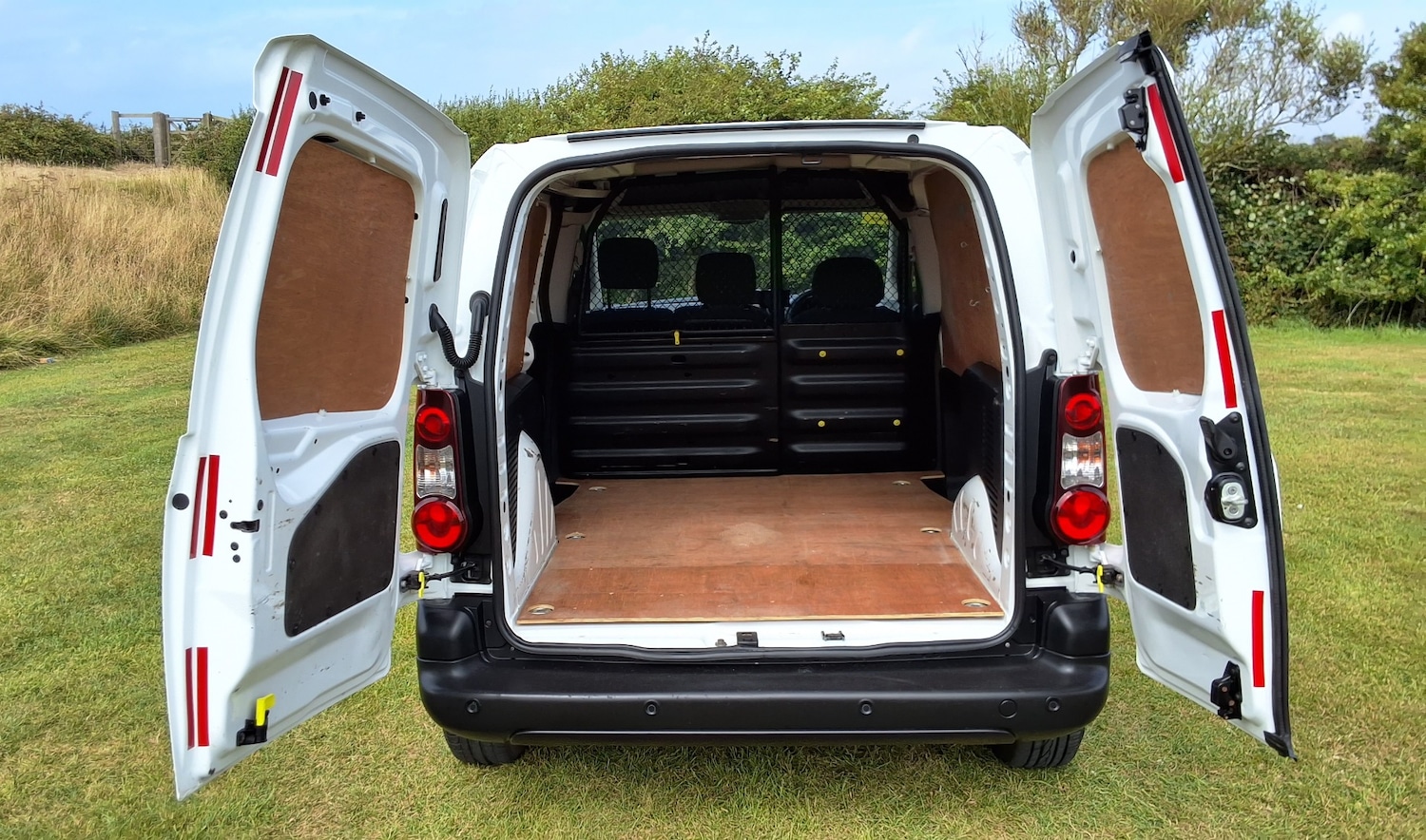 Used Peugeot Partner 2017 for sale - 76588327: Photo 7