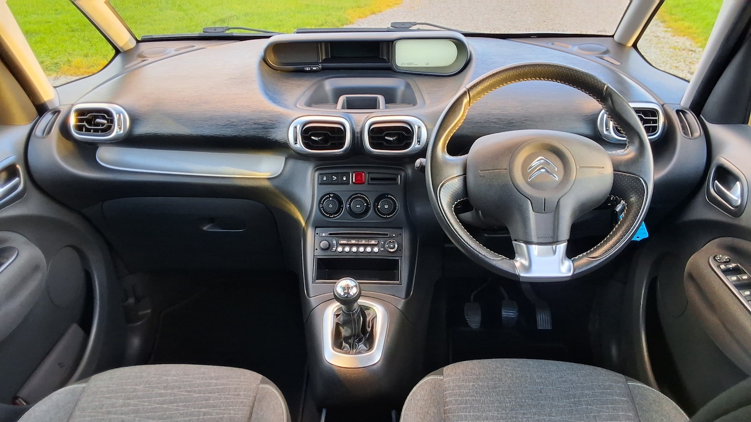 Used Citroen C3 Picasso 2017 for sale - 77206551: Photo 13