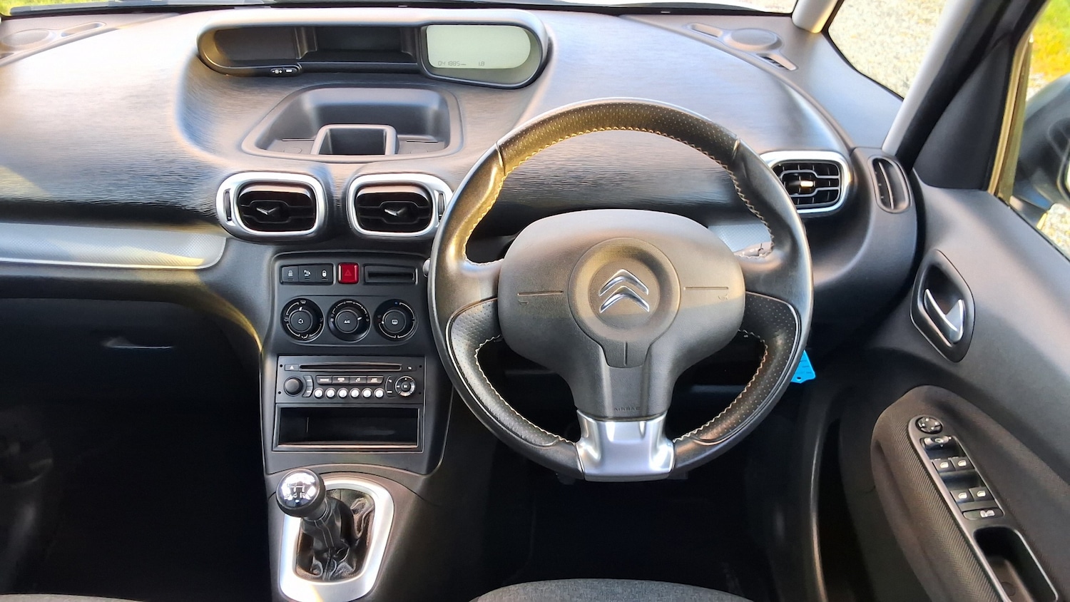 Used Citroen C3 Picasso 2017 for sale - 77206551: Photo 15