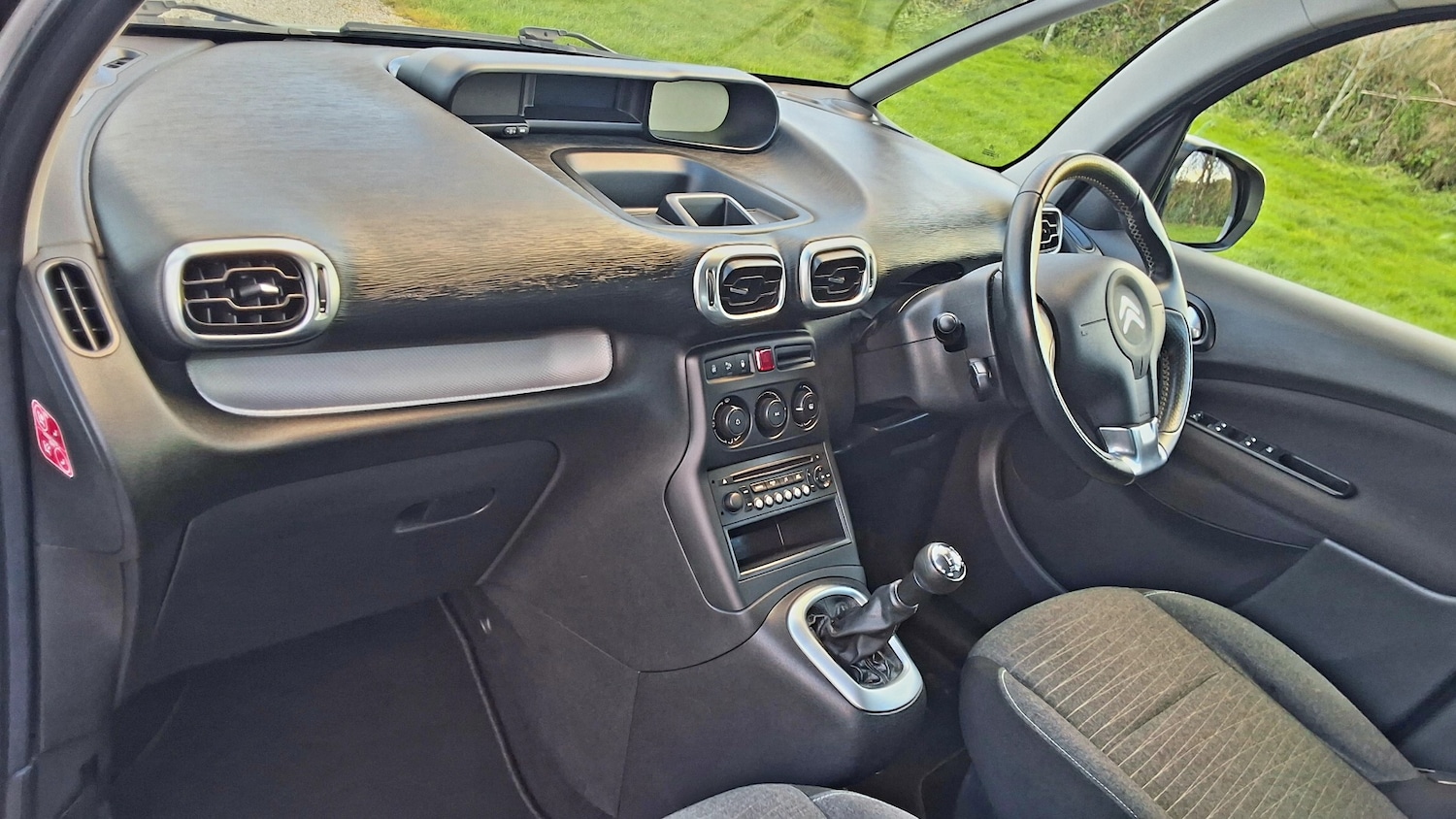 Used Citroen C3 Picasso 2017 for sale - 77206551: Photo 19