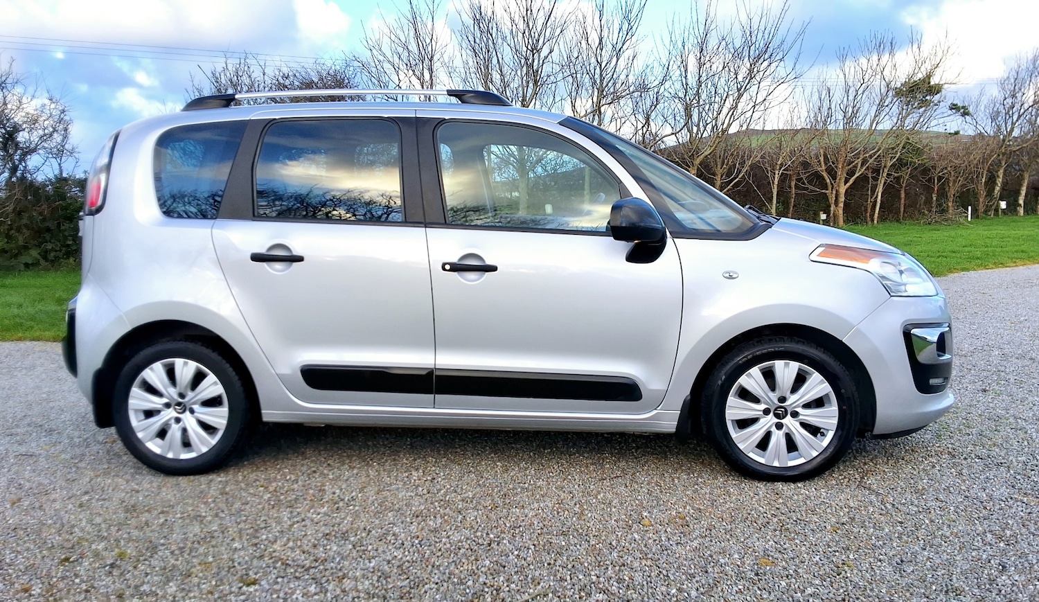 Used Citroen C3 Picasso 2017 for sale - 77206551: Photo 4