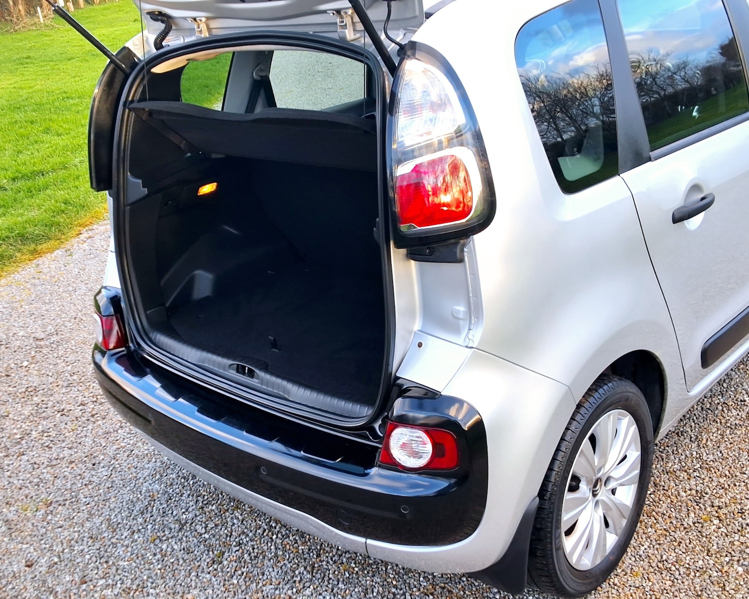 Used Citroen C3 Picasso 2017 for sale - 77206551: Photo 6