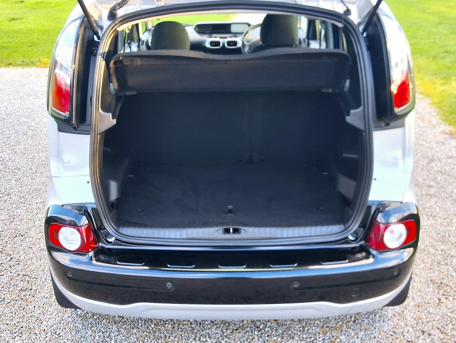 Used Citroen C3 Picasso 2017 for sale - 77206551: Photo 7