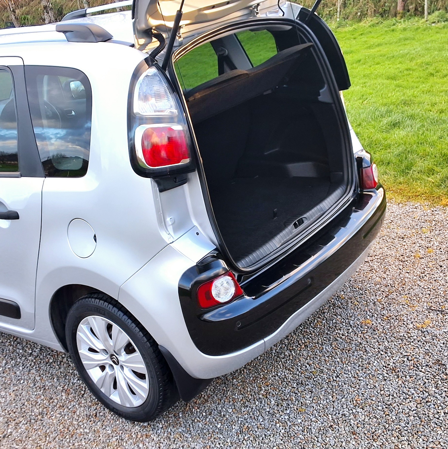 Used Citroen C3 Picasso 2017 for sale - 77206551: Photo 8