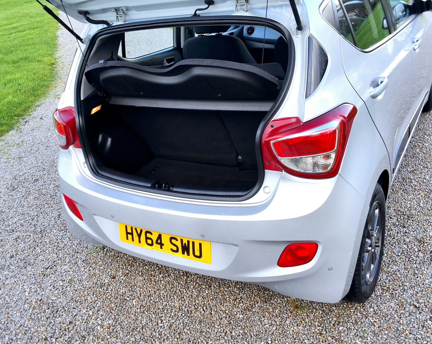 Used Hyundai i10 2014 for sale - 77947120: Photo 2