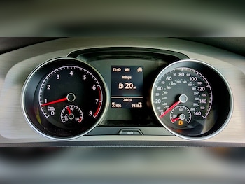 Used Volkswagen Golf 2016 for sale - 79130135: Photo