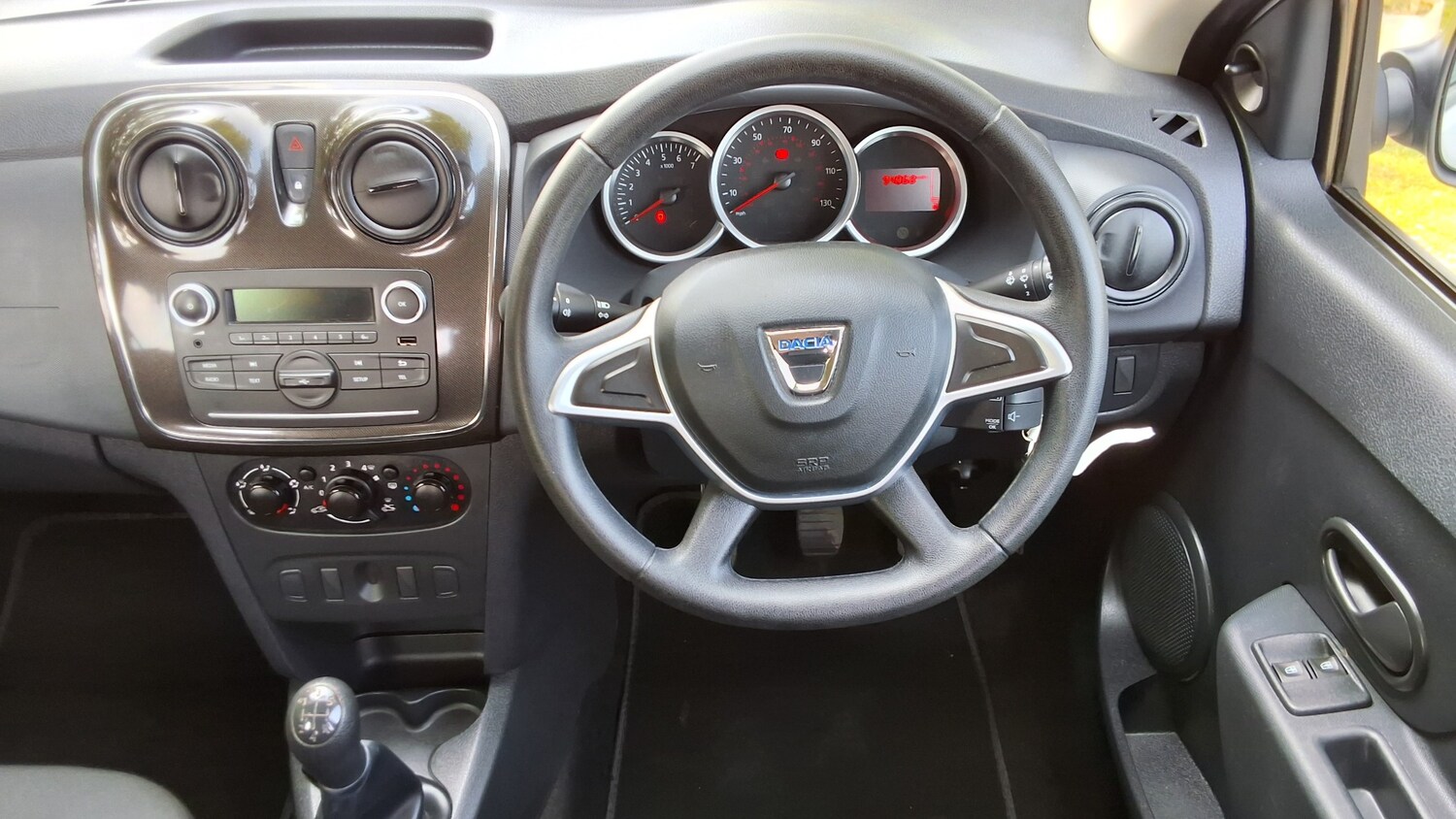 Used Dacia Sandero 2017 for sale - 76588376: Photo 13