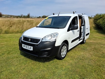 Used Peugeot Partner 2018 for sale - 79216937: Photo