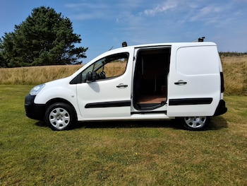 Used Peugeot Partner 2018 for sale - 79216937: Photo