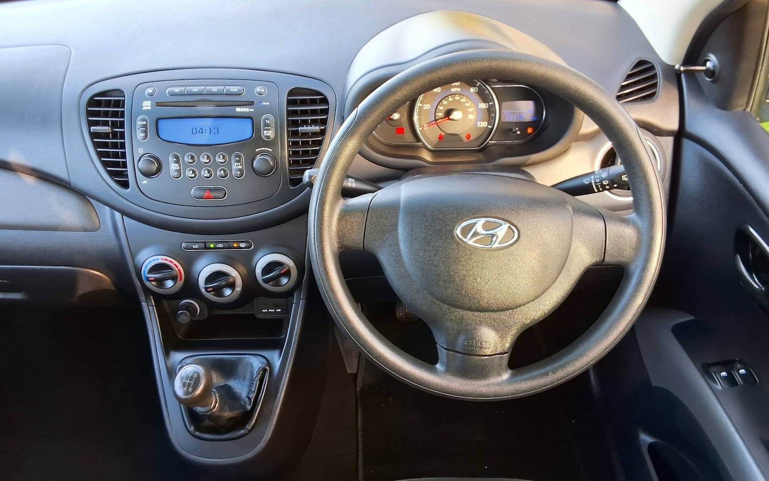 Used Hyundai i10 2013 for sale - 77168711: Photo 14