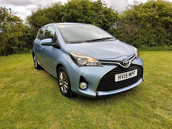 Used Toyota Yaris 2015 for sale - 78819115: Photo