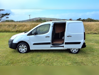 Used Peugeot Partner 2017 for sale - 75255915: Photo