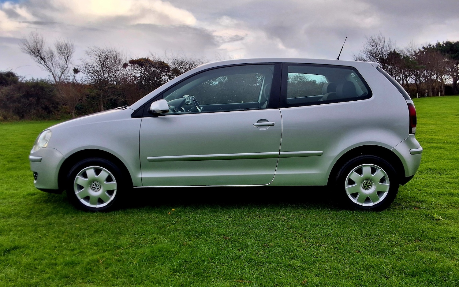 Used Volkswagen Polo 2005 for sale - 76542210: Photo 2