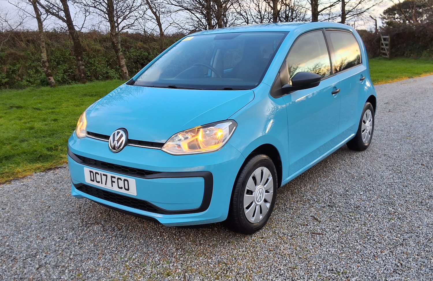 Used Volkswagen up! 2017 for sale - 77264598: Photo 2
