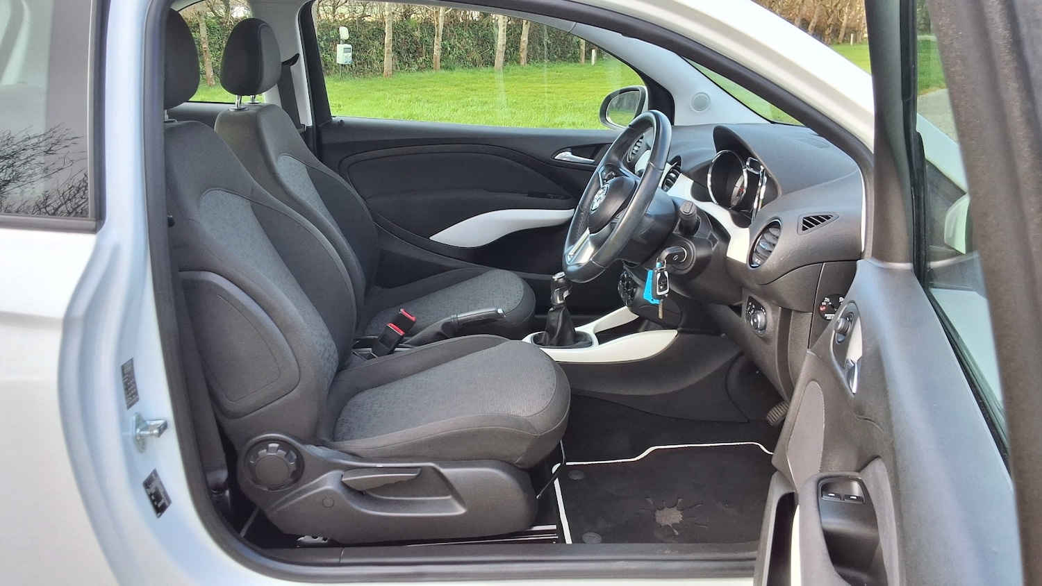 Used Vauxhall ADAM 2014 for sale - 77548031: Photo 21