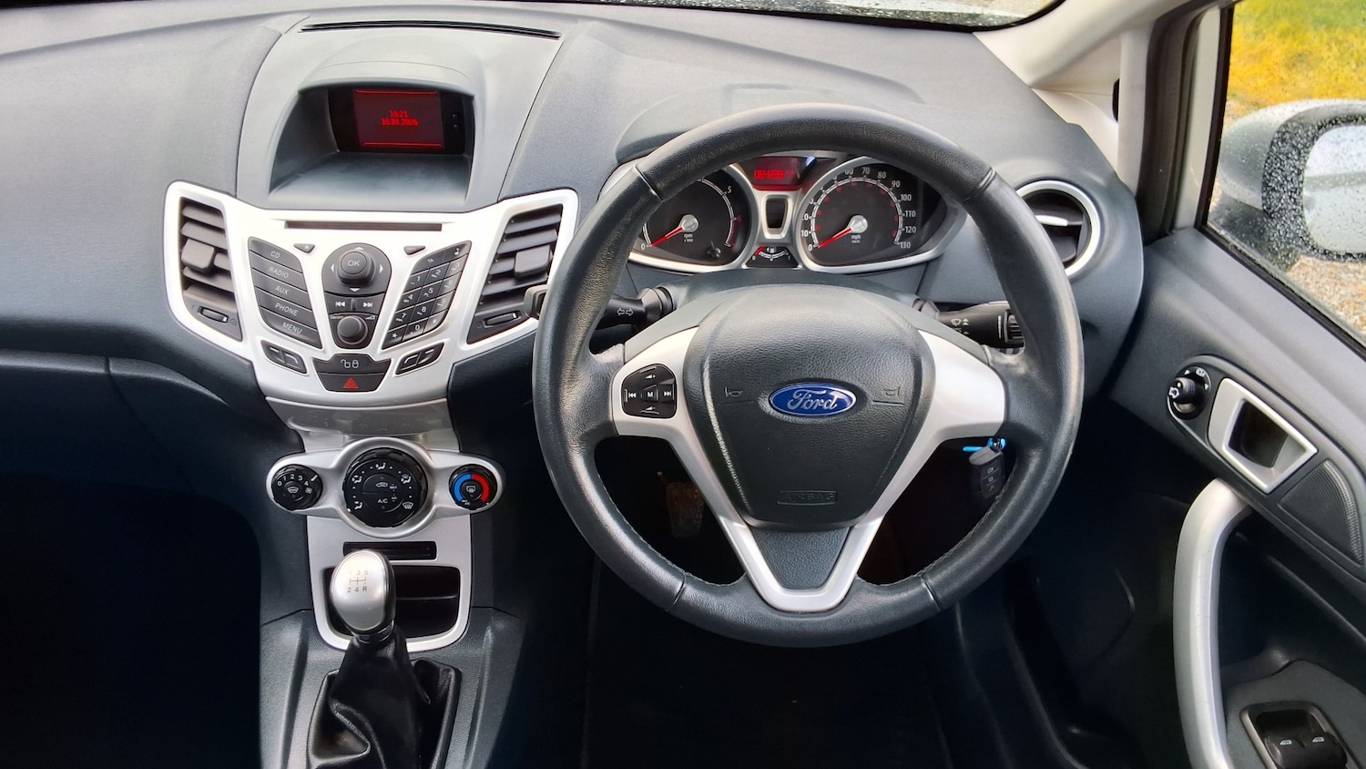 Used Ford Fiesta 2012 for sale - 77224863: Photo 16