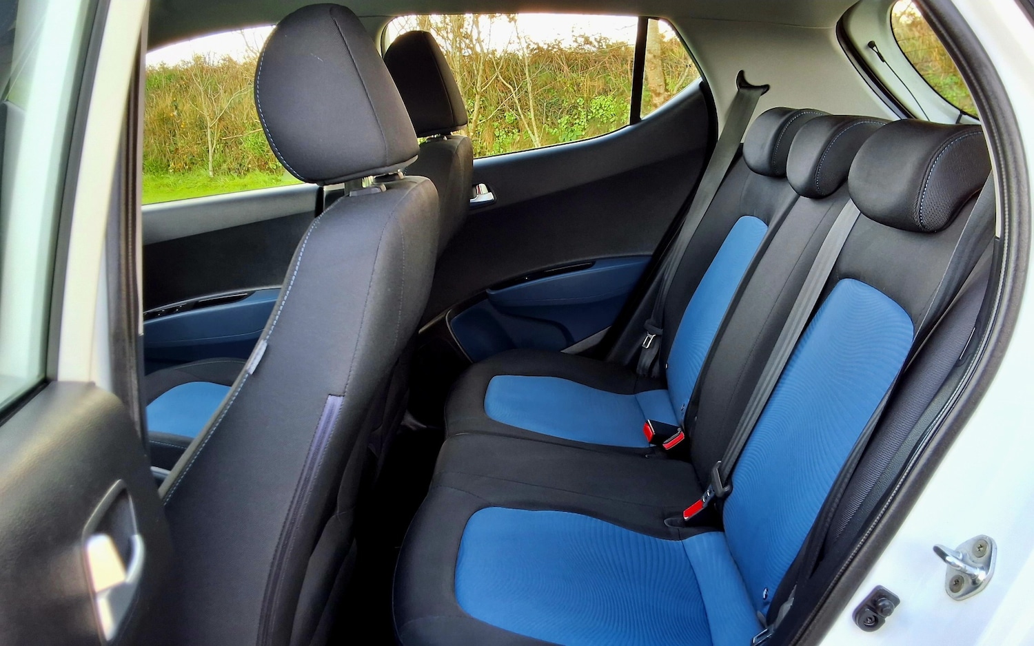 Used Hyundai i10 2015 for sale - 76933329: Photo 24