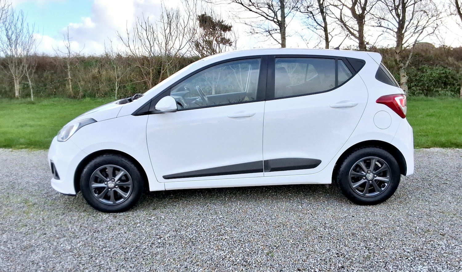 Used Hyundai i10 2015 for sale - 76933329: Photo 3