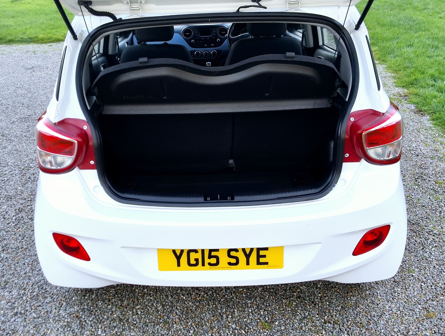 Used Hyundai i10 2015 for sale - 76933329: Photo 7