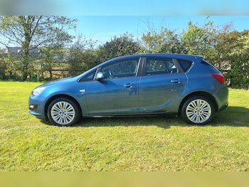 Used Vauxhall Astra 2013 for sale - 78571730: Photo