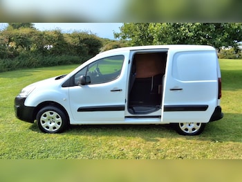 Used Peugeot Partner 2018 for sale - 75500084: Photo