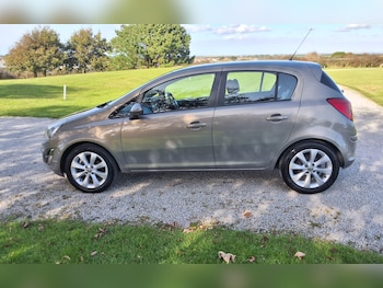 Used Vauxhall Corsa 2014 for sale - 76088521: Photo 3