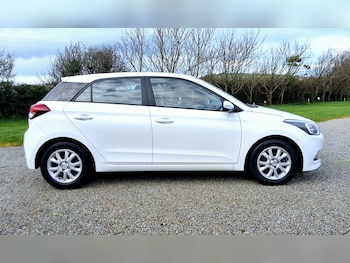 Used Hyundai i20 2016 for sale - 77284075: Photo