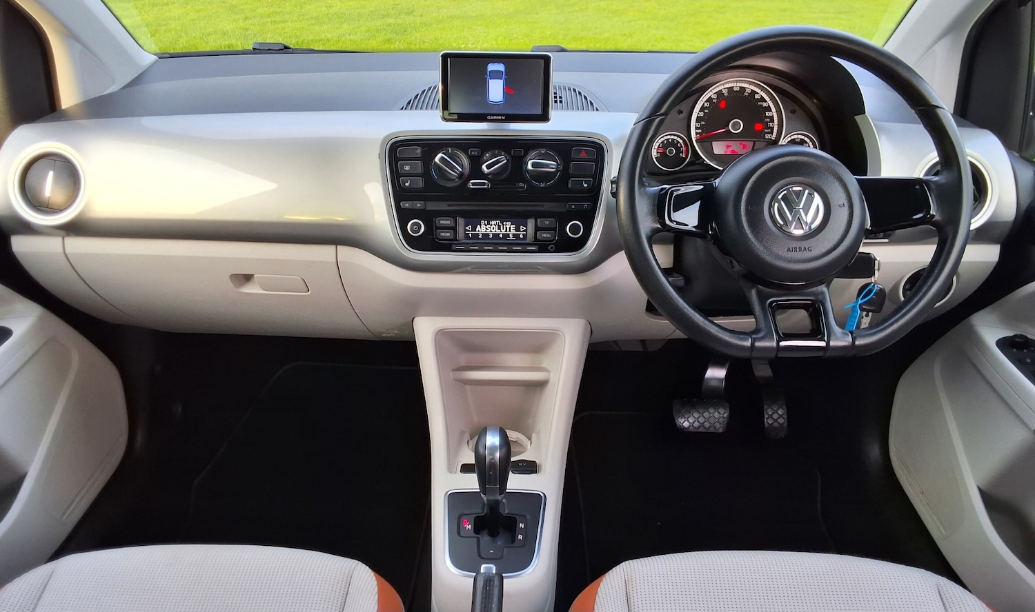 Used Volkswagen up! 2015 for sale - 76652729: Photo 11