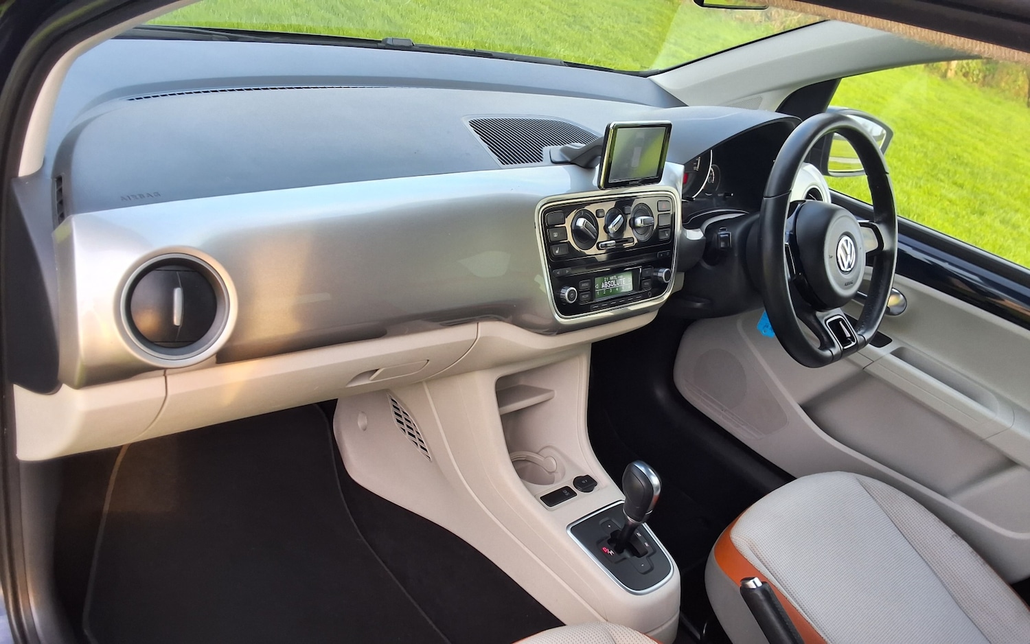 Used Volkswagen up! 2015 for sale - 76652729: Photo 18