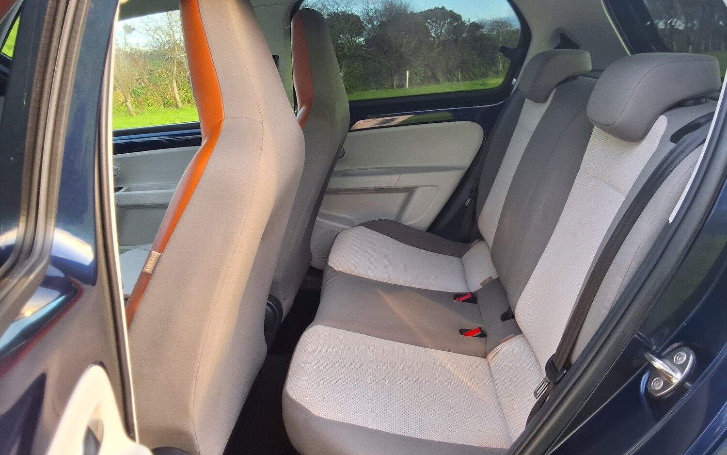 Used Volkswagen up! 2015 for sale - 76652729: Photo 22