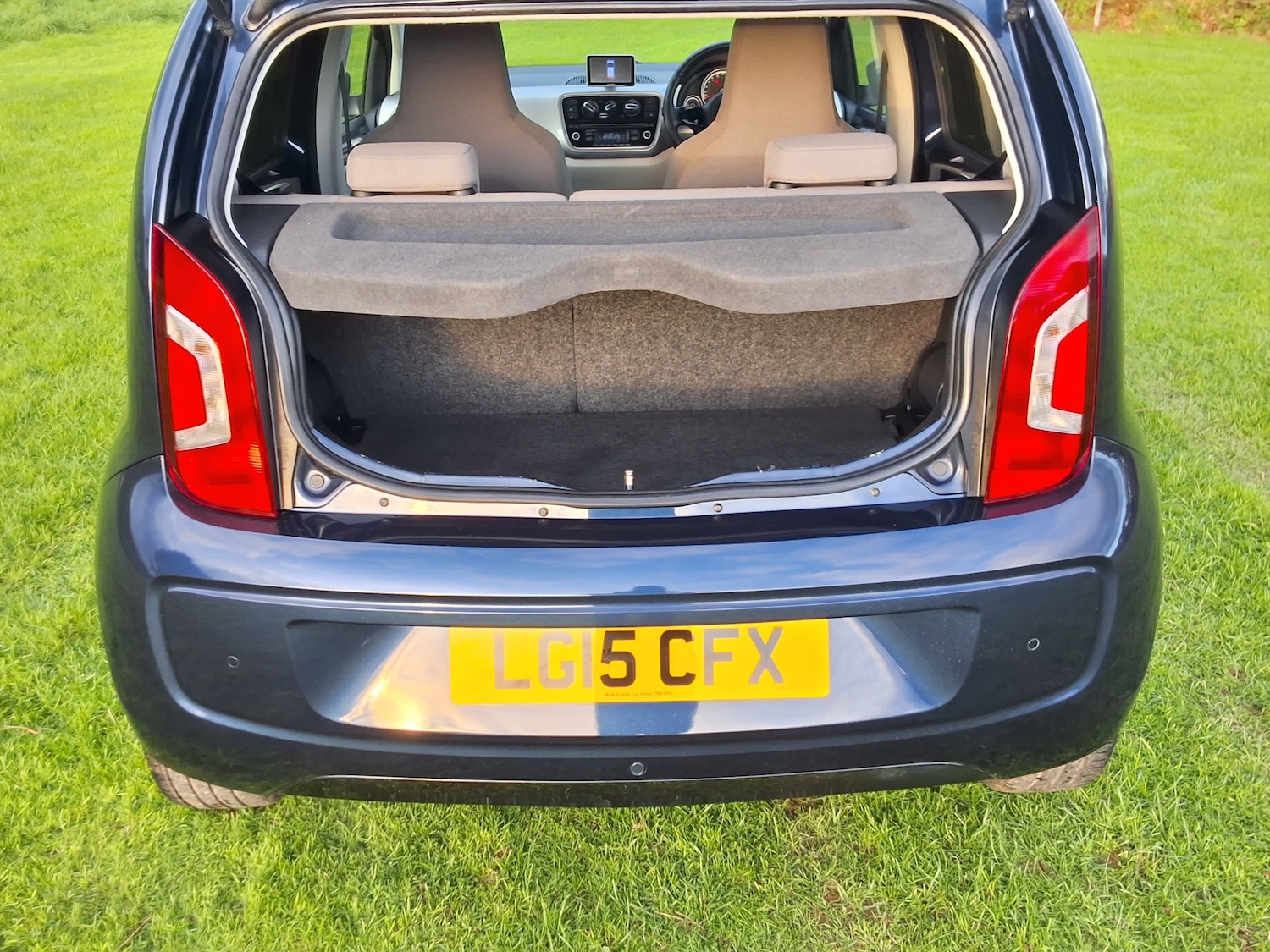 Used Volkswagen up! 2015 for sale - 76652729: Photo 23