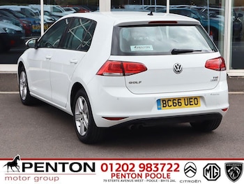 Used Volkswagen Golf 2017 for sale - 76988388: Photo