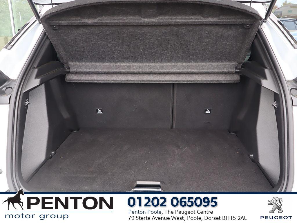 Used Peugeot 2008 2024 for sale - 76667400: Photo 9