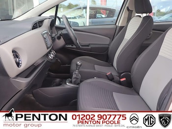 Used Toyota Yaris 2019 for sale - 78784605: Photo