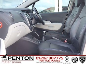 Used Renault Captur 2018 for sale - 77496699: Photo