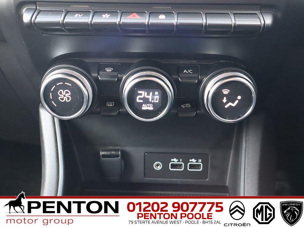 Used Renault Captur 2023 for sale - 76728471: Photo 11